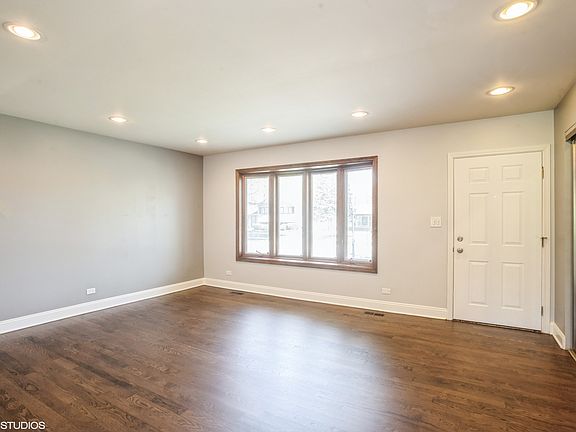 4th image of 300 Wingate Dr
