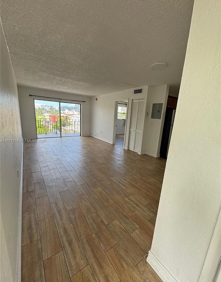 Villa Navarra Condo — Photo 3