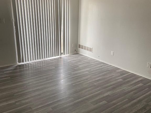3rd image of 7414 Manor Cir APT 202