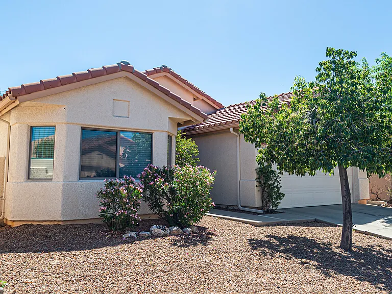 11146 N Desert Flower Dr — Photo 3