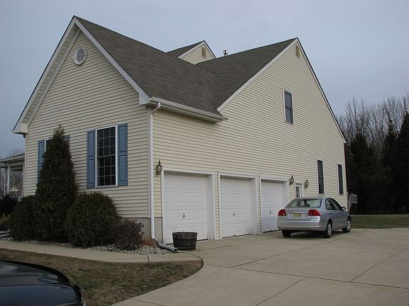 3 Car Garage