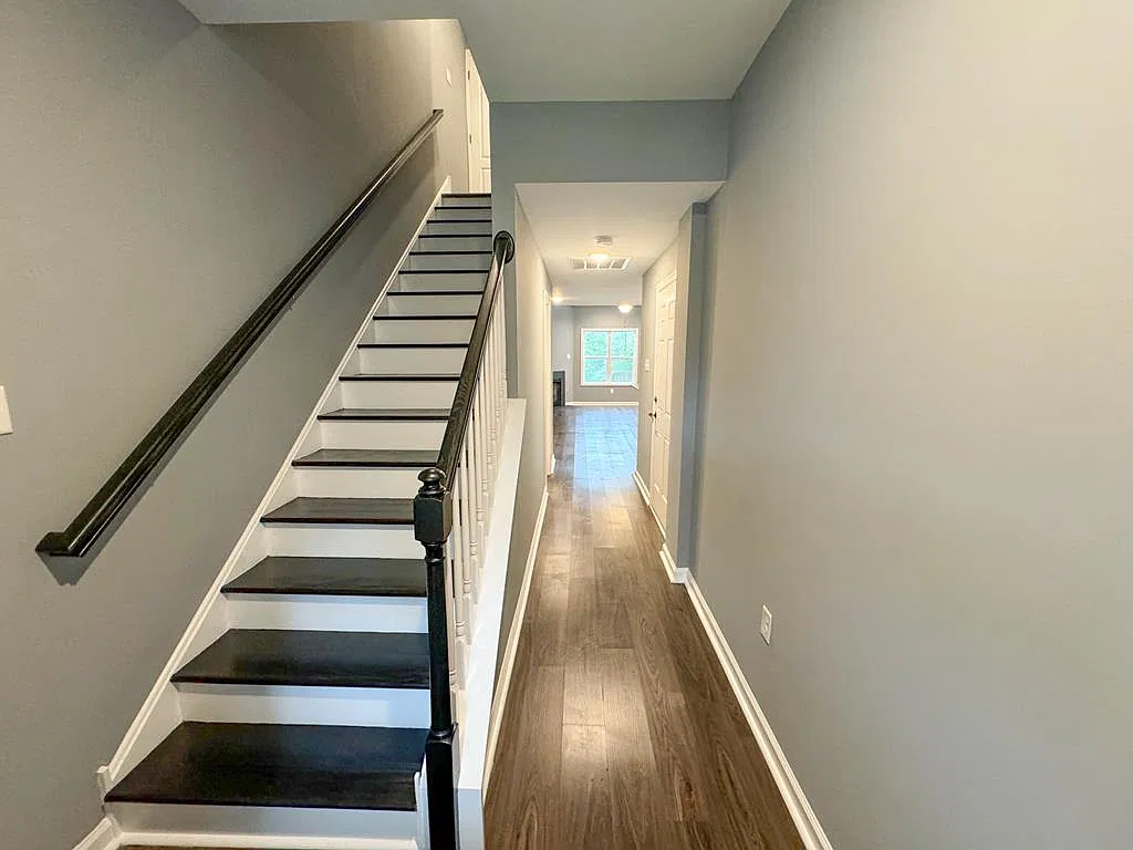3 bed, 2.5 bath, $1,550 — Photo 3