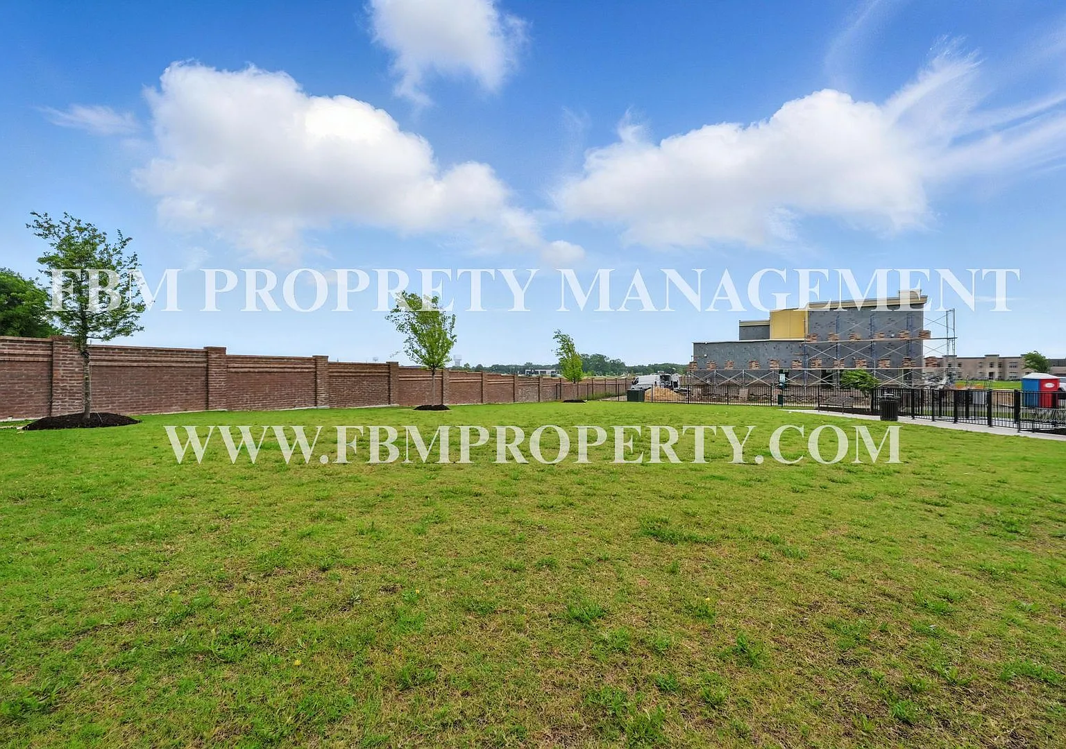 2112 Layla Dr - Gorgeous 3 Bedroom, 2.5 Bathroom Townhome in Waxahachie, TX! — Photo 4