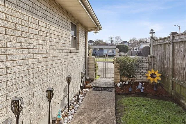 6870 Argonne Blvd — Photo 17