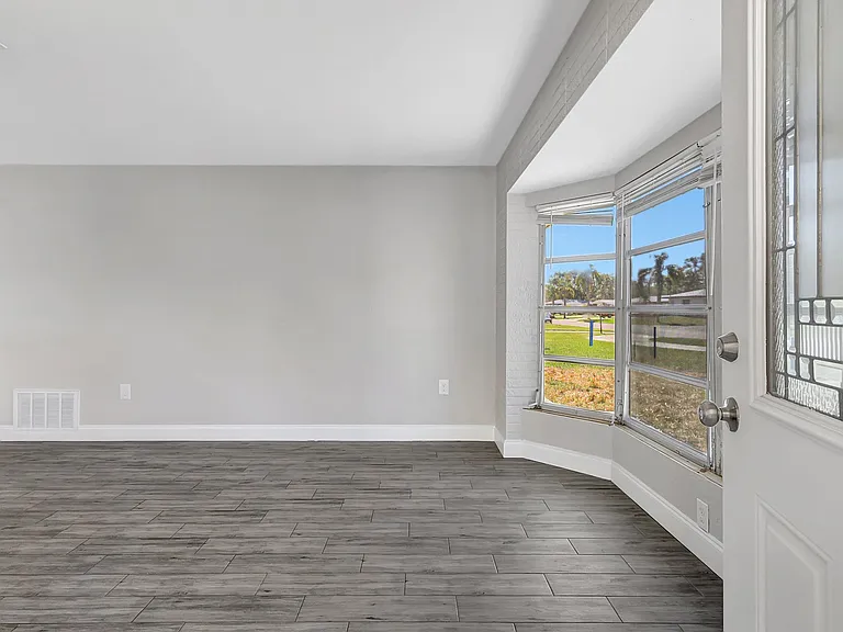 3853 Nottingham Dr — Photo 7