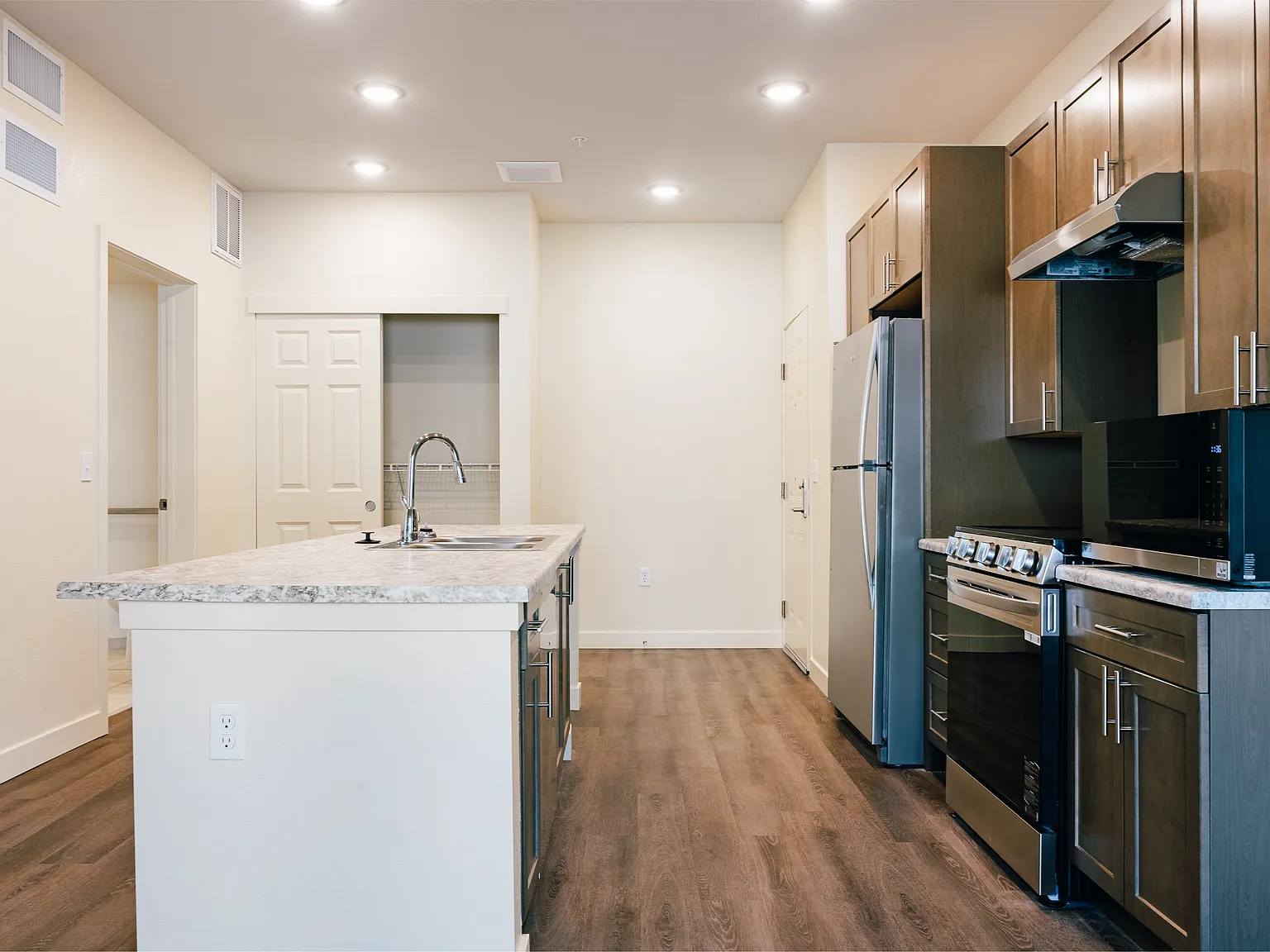 Bentley Commons — Photo 3