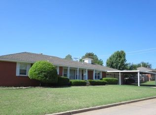 216 E Ridgewood Dr, Midwest City, OK 73110