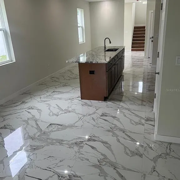 1207 Crawford Ave — Photo 4
