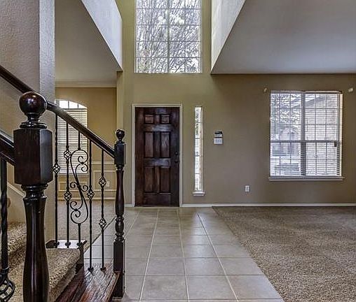 5th image of 2105 White Rock Ln