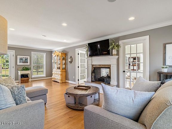 4th image of 103 Deer Chase Ct