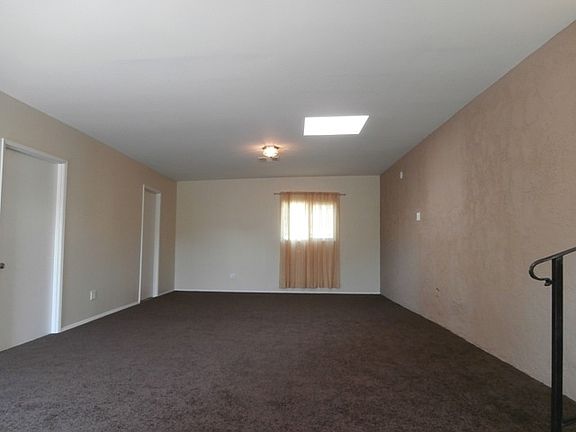 4th image of 11041 Arleta Ave