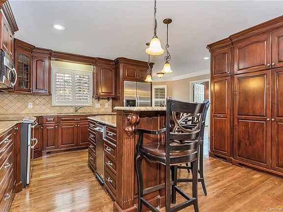 5th image of 4512 King Crowder Dr