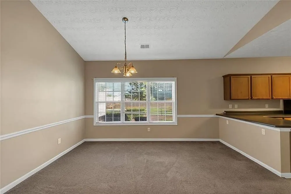 2 bed, 1500 sqft, $1,900 — Photo 4