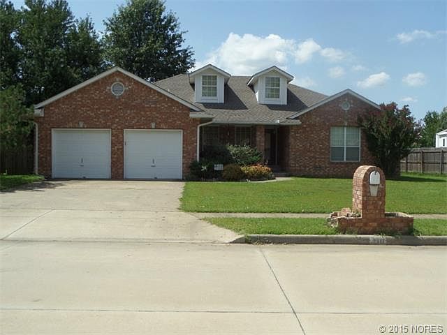 1st image of 2419 S Maywood Dr