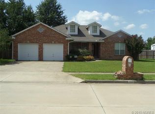 2419 S Maywood Dr, Claremore, OK 74017