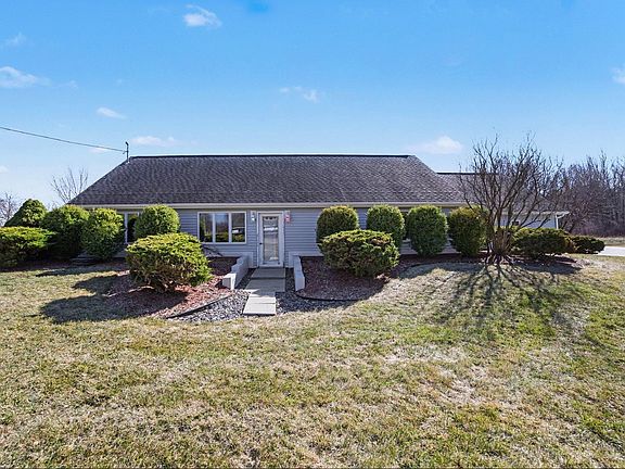 4th image of 2302 E Brooks Rd