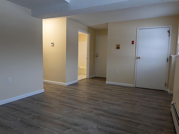 Bathroom, Hallway, Utility, Laundry Room