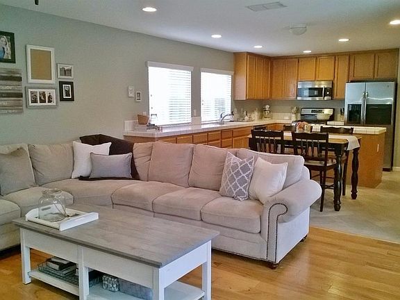 4th image of 3401 Grandi Cir
