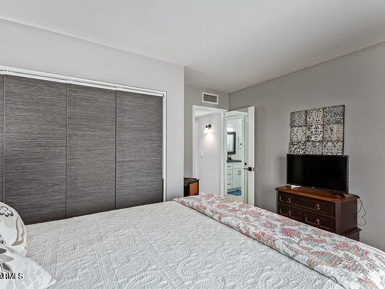 5337 E Gelding Dr — Photo 20
