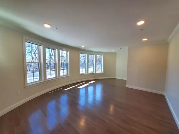 39 Herrick Rd #113, Newton Center, MA 02459