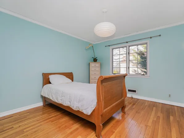 333 Mayfair Drive North image 27 of 34