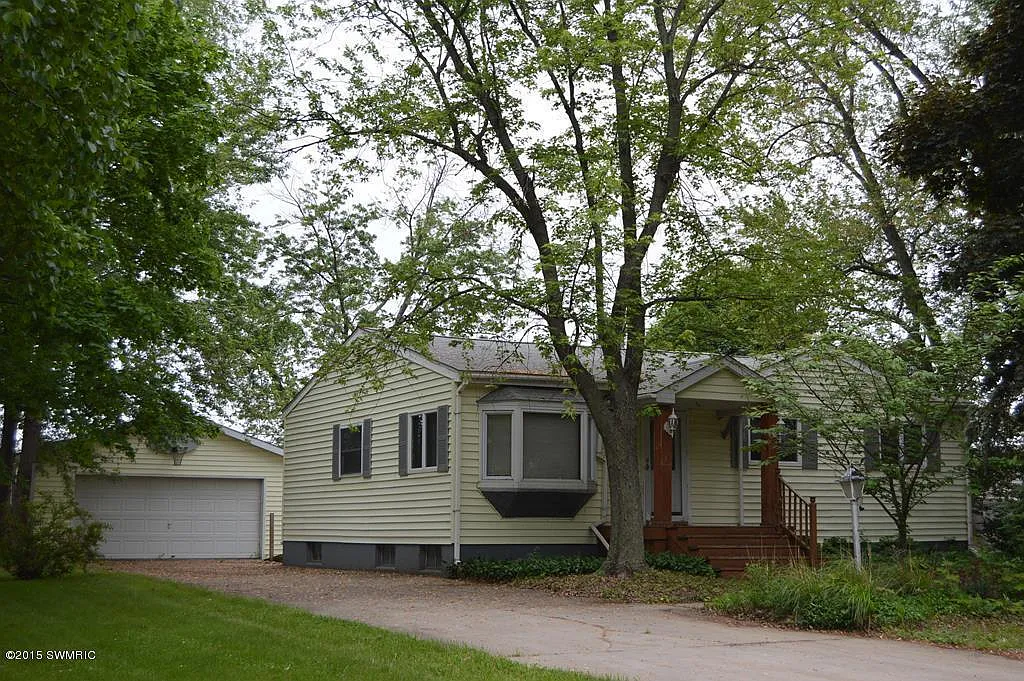 69255 Elaine Dr photo 1