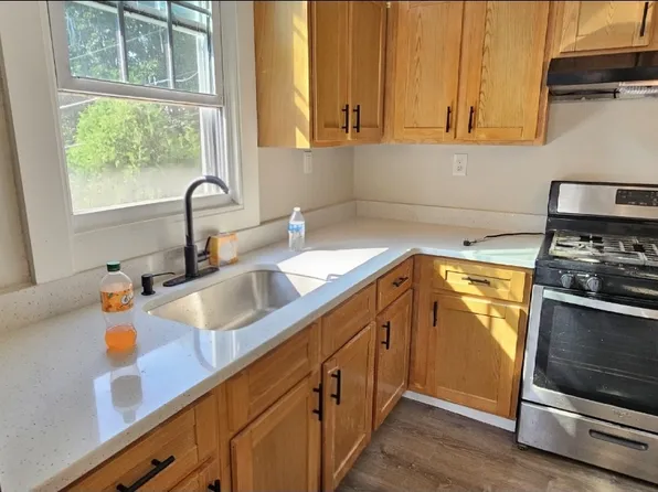 172 N Franklin St Floor 2, Holbrook, MA 02343