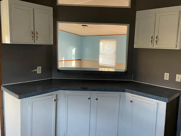 860 Oak Ridge Rd — Photo 1