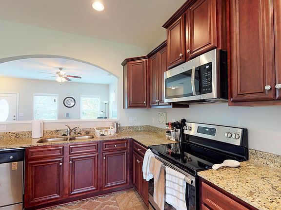 3rd image of 160 Kirkwood Dr