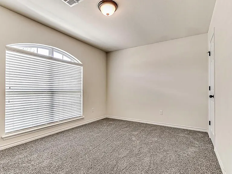 309 Dollina Dr — Photo 17