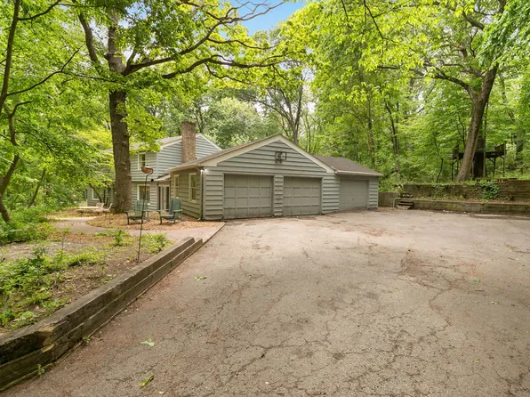 36W525 Wild Rose Rd, Saint Charles, IL 60174