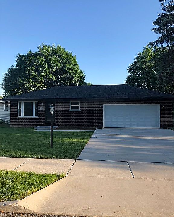 1st image of 3222 W Birkshire Dr