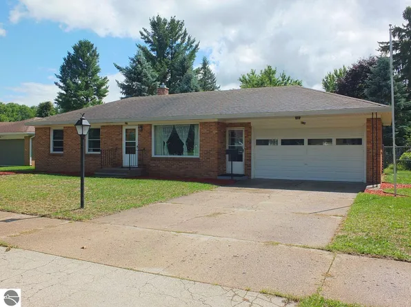 816 E Chapin St, Cadillac, MI 49601