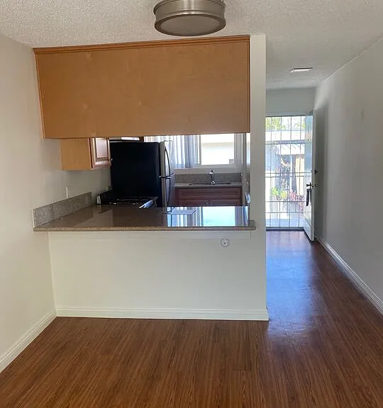 4244 Duquesne Ave #8 — Photo 11