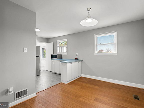 5th image of 4614 Coachway Dr