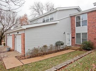 357 Fox Village Ct, Ballwin, MO 63021