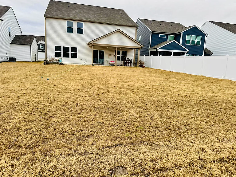 54 Horseshoe Pl — Photo 2