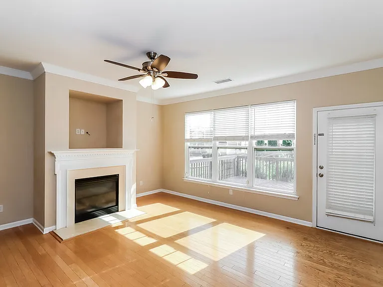 6110 Colonial Garden Dr — Photo 6