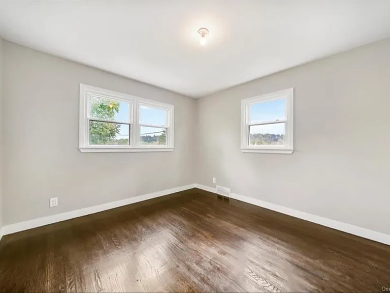 3 Mid Oaks Dr — Photo 10