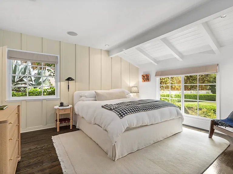 2107 El Roble Ln — Photo 16