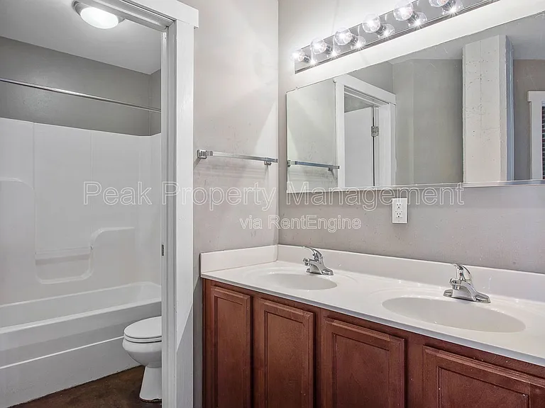 1510 W Broad St — Photo 71