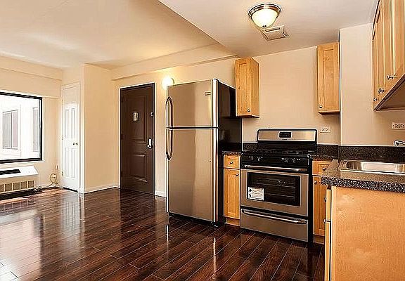 4th image of 26-27 2nd St #3F