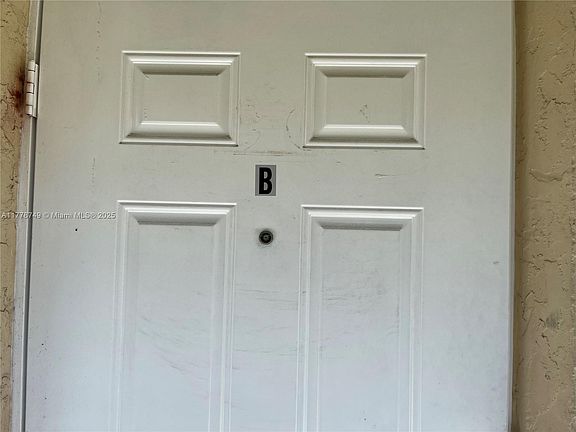 2nd image of 614 NW 2nd St Unit B