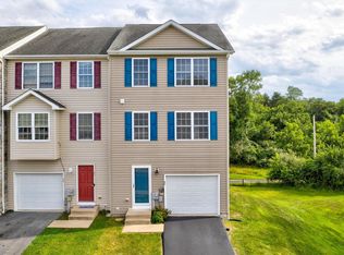 40 Myatt Ct, Inwood, WV 25428