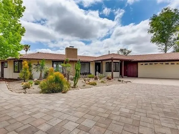 829 Mackey Ln, Fallbrook, CA 92028