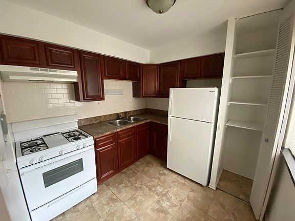 5th image of 736 W Buena Ave APT 505