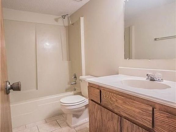 2nd image of 817-819 S 28th St #8191