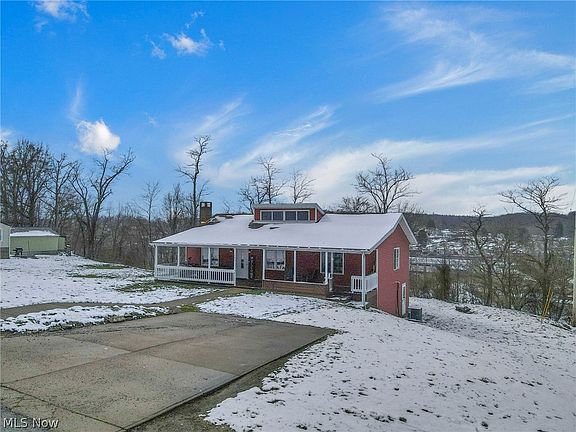 3rd image of 145 Valley Gem Dr