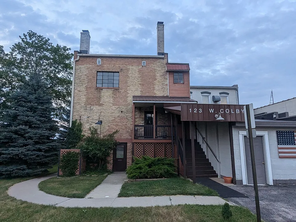 121 W Colby St