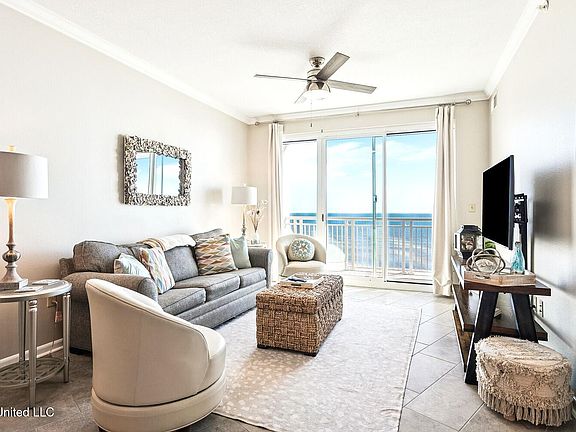 4th image of 2228 Beach Dr APT 604